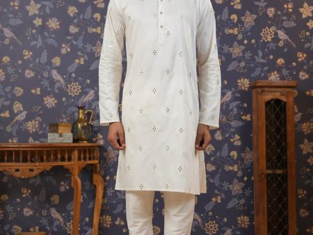 House of Pataudi Men Off White Geometric Embroidered Mirror Work Kurta on Sale